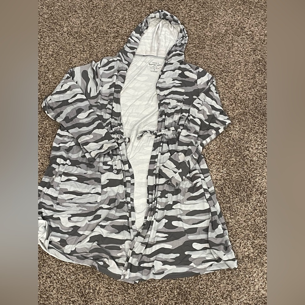 Torrid super soft knit 3/4 robe duster cardigan hooded